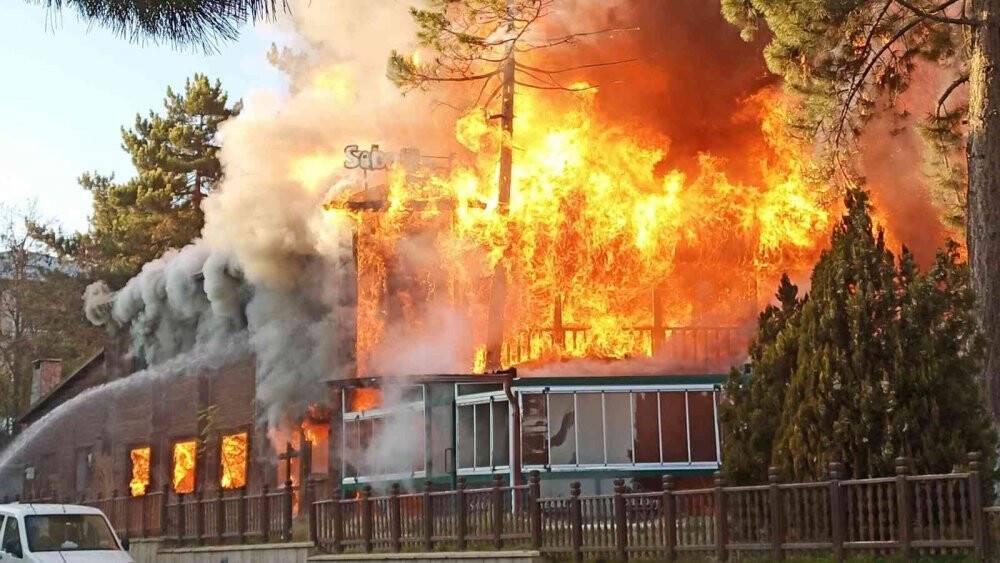 Sivas’ta restoranda  korkutan yangın