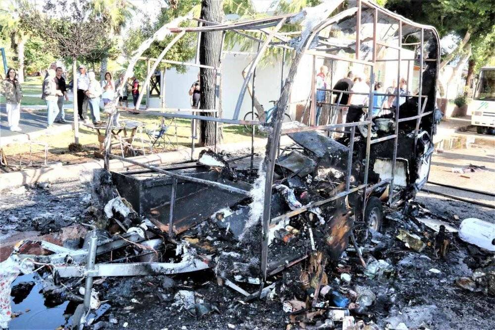 Alev alev yanan karavanda dinlenen kadın ölümden döndü