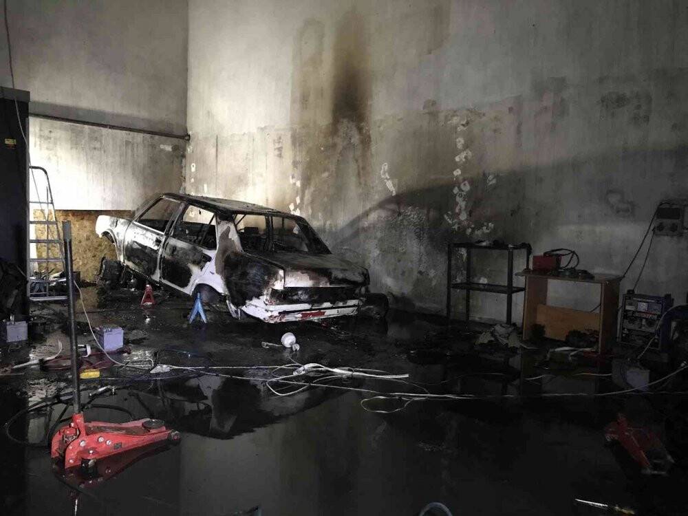 Konya’da patlayan LPG tankının iş yeri kapısını yerinden söktüğü anlar kamerada