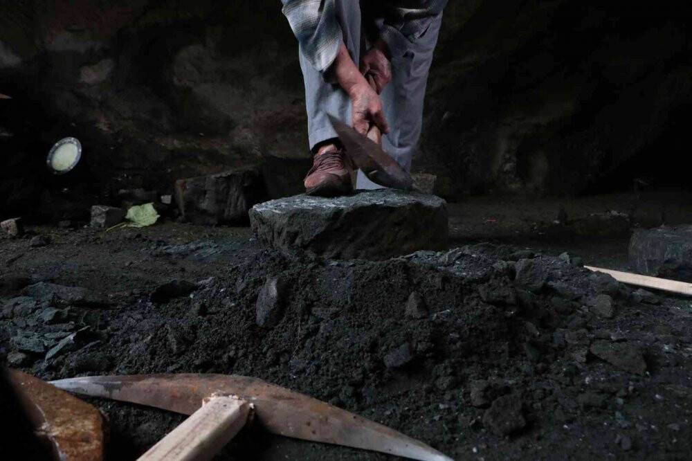 Pileki taşının  son ustası mesleğini yaşatmaya çalışıyor