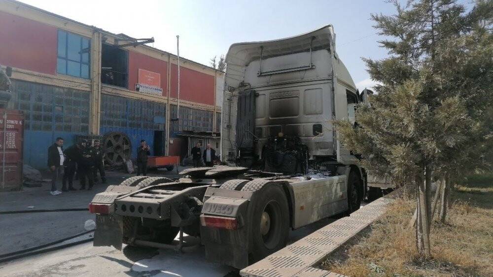 Tamire getirilen tırda yangın