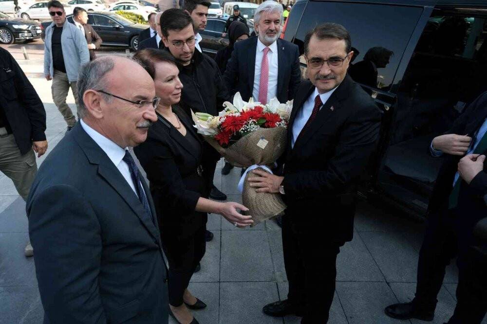 Bakan Dönmez Manisa’da incelemelerde bulundu