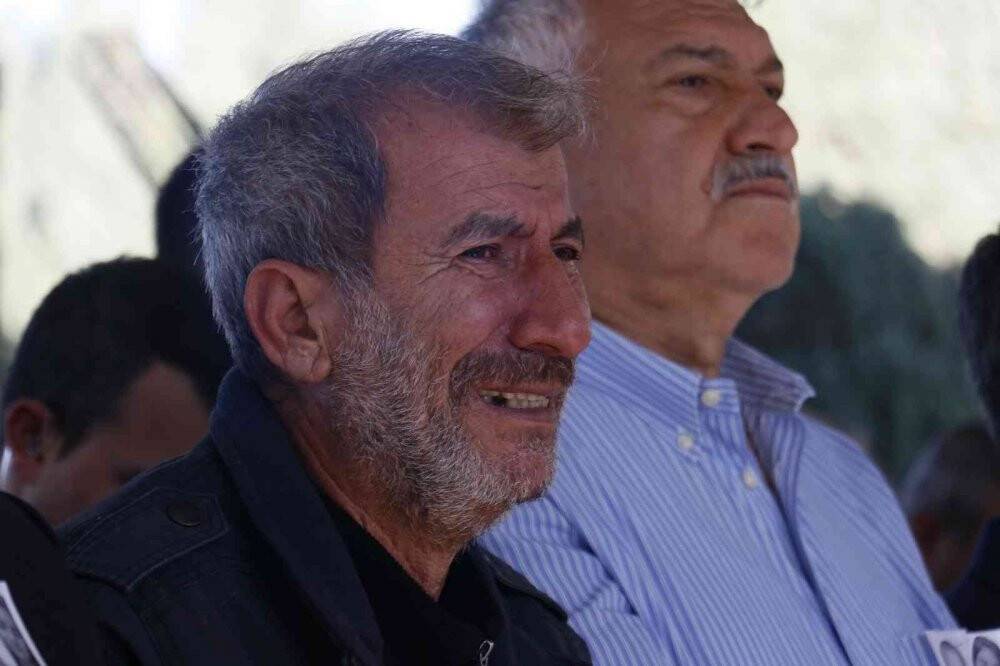 Ecrin ve babasının cenazesi toprağa verildi