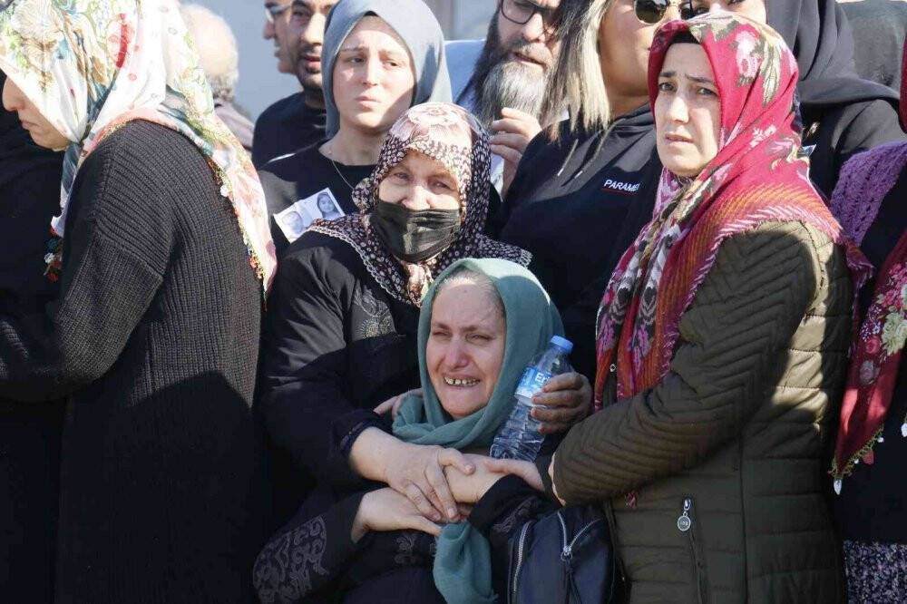 Terör kurbanı baba ve kızın  cenazeleri Adana’ya getirildi