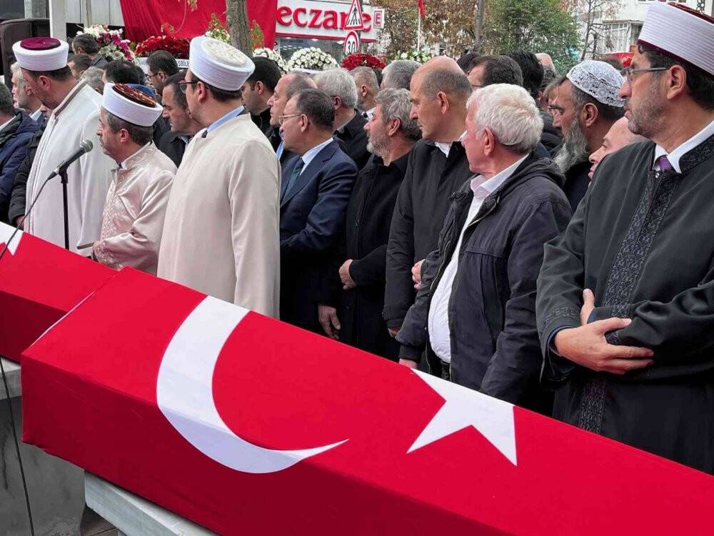 Terör saldırısında hayatını kaybeden çift son yolculuğuna uğurlandı