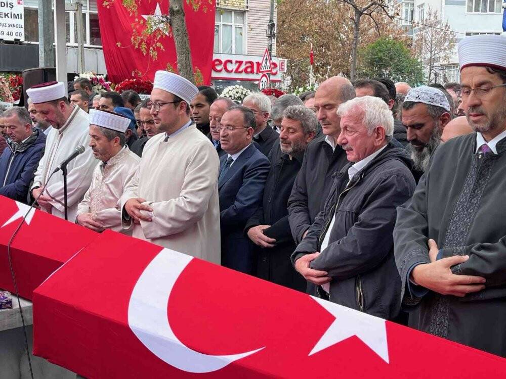 Terör saldırısında hayatını kaybeden çift son yolculuğuna uğurlandı