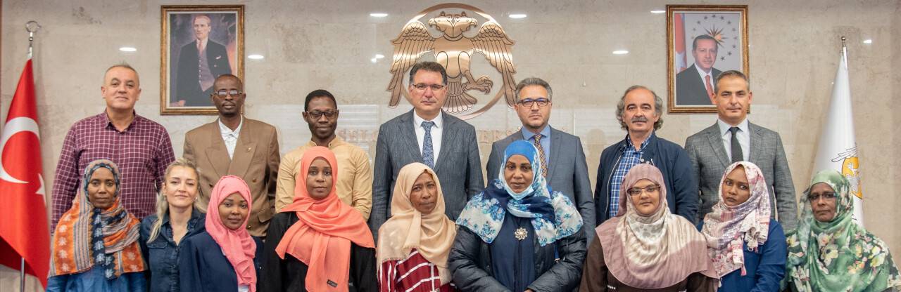 bahri-universitesinden-akademisyenler-prof-dr-aksoyu-ziyaret-etti-1.jpg