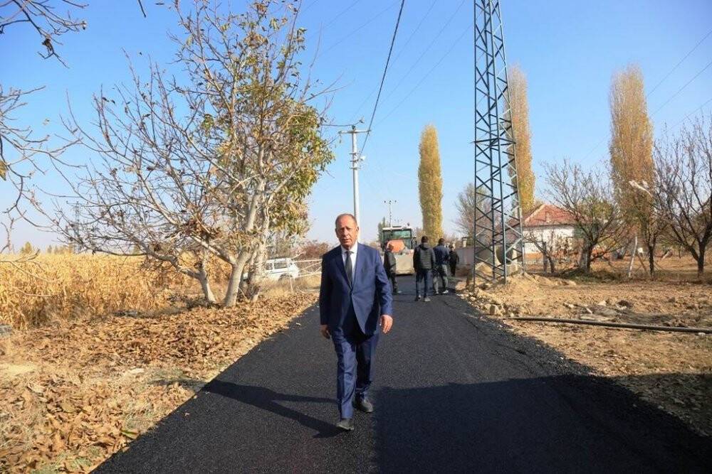 Ereğli Belediyesi sıcak asfalt çalışmalarını sürdürüyor