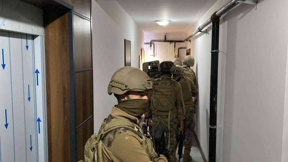 Kendilerini kamu görevlisi gibi tanıtmışlar: 51 gözaltı kararı