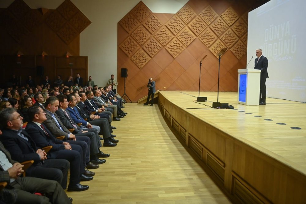 Sezai Karakoç’un hayatını anlatan “Dünya Sürgünü” belgeselinin galası yapıldı