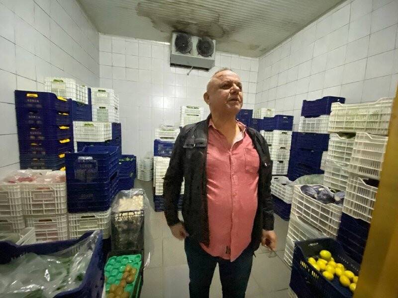 Yer altındaki kanalizasyon hattından 5-6 kilometre yürüyerek kablo çalıyorlar