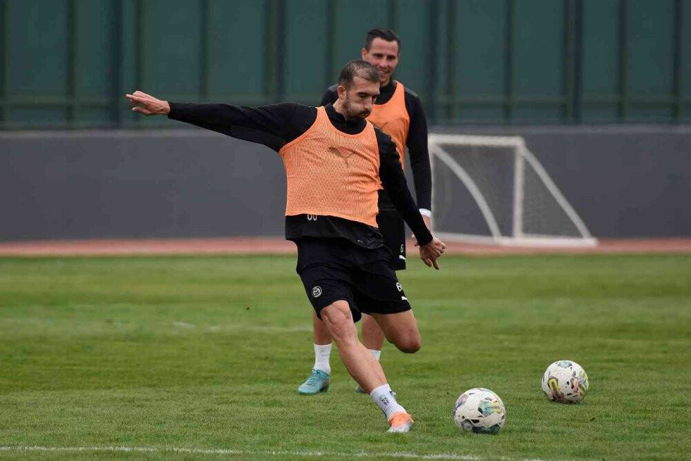 Manisa FK’da Erzurumspor mesaisi sürüyor