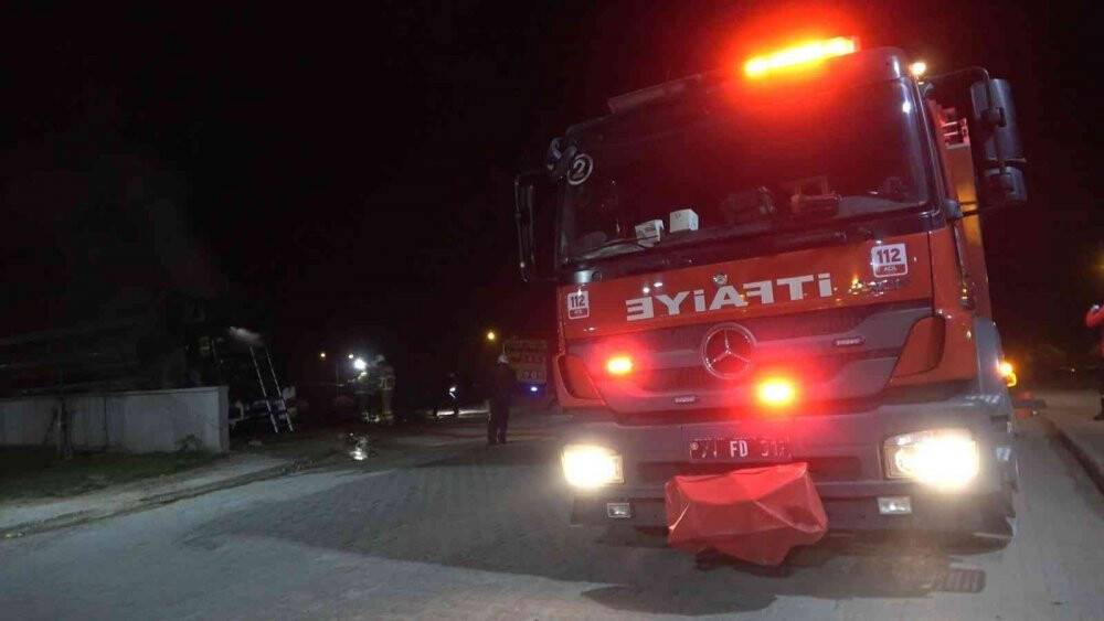 Park halindeki tanker alevlere teslim oldu