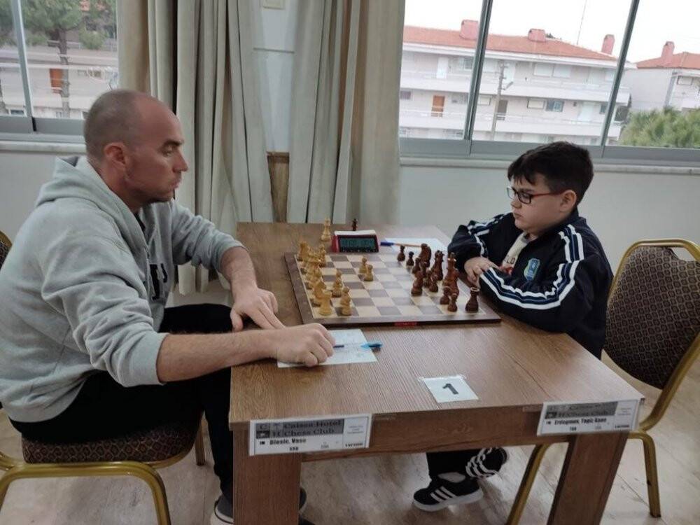 Yaşından fazla kupası var