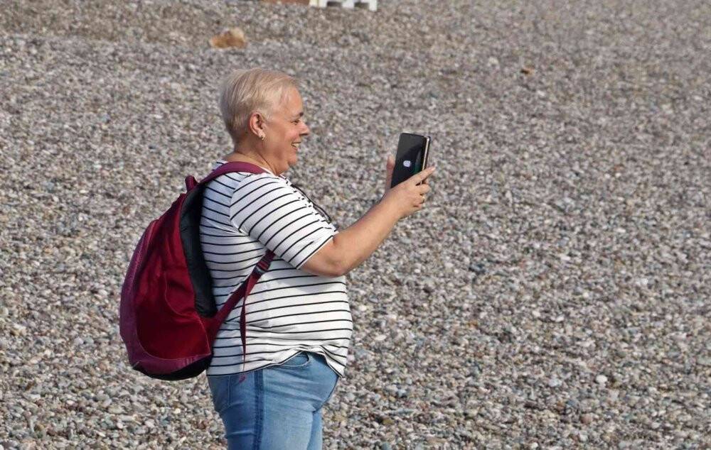 Dev dalgalara kafa tuttular, her defasında kıyıya sevruldular