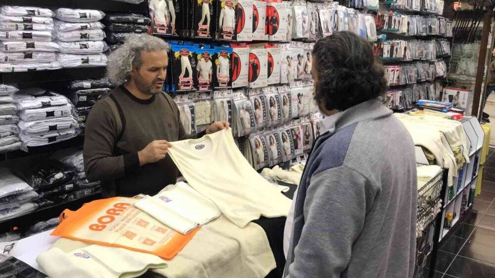 Havaların soğumasıyla birlikte vatandaşların yün ve termal içliklere rağbeti arttı