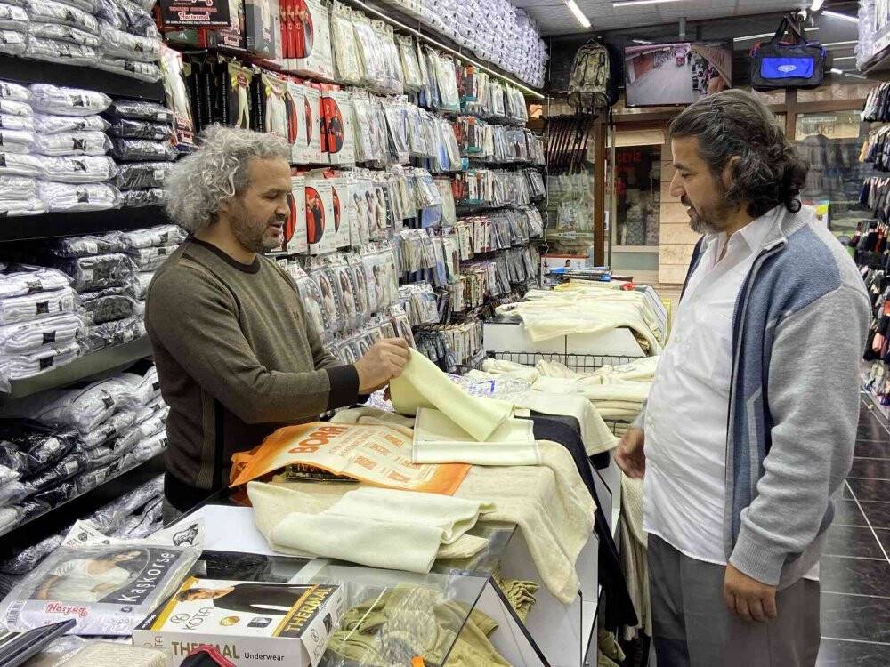 Havaların soğumasıyla birlikte vatandaşların yün ve termal içliklere rağbeti arttı