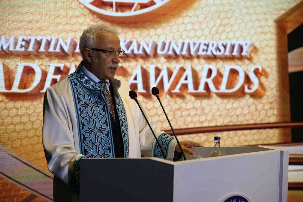 NEÜ Akademi ödülleri sahiplerini buldu