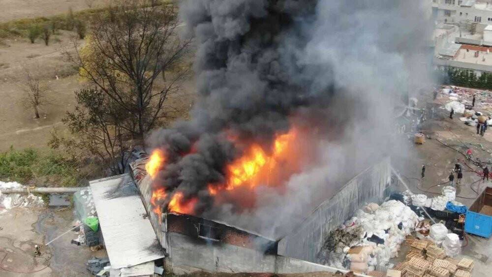 Rüzgarın etkisiyle büyümüştü, kontrol altına alındı