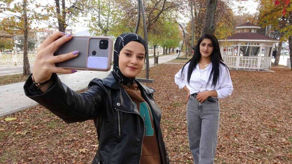 O ilde sonbahar yapraklarının süpürülmesi yasaklandı