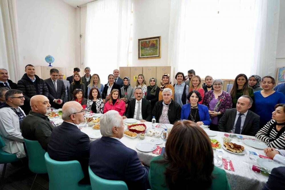 Öğretmenlere yüzde 30 indirim yararlanacak