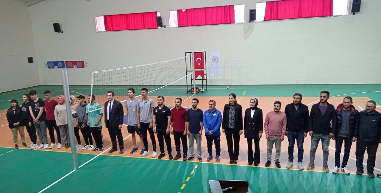 aa-20221122-29506420-29506418-taskentte-ogretmenler-arasi-voleybol-turnuvasi-duzenlendi.jpg