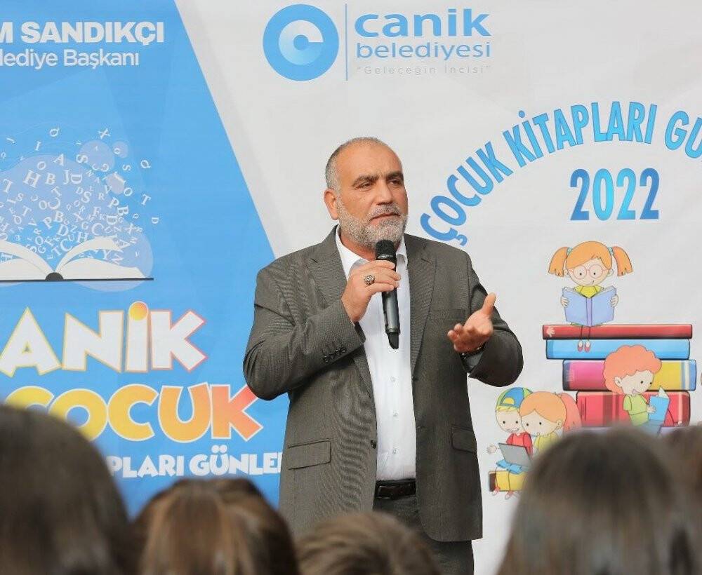 Başkan Sandıkçı: “Okuma kültürü kazanan bir nesil yetiştirmeliyiz”