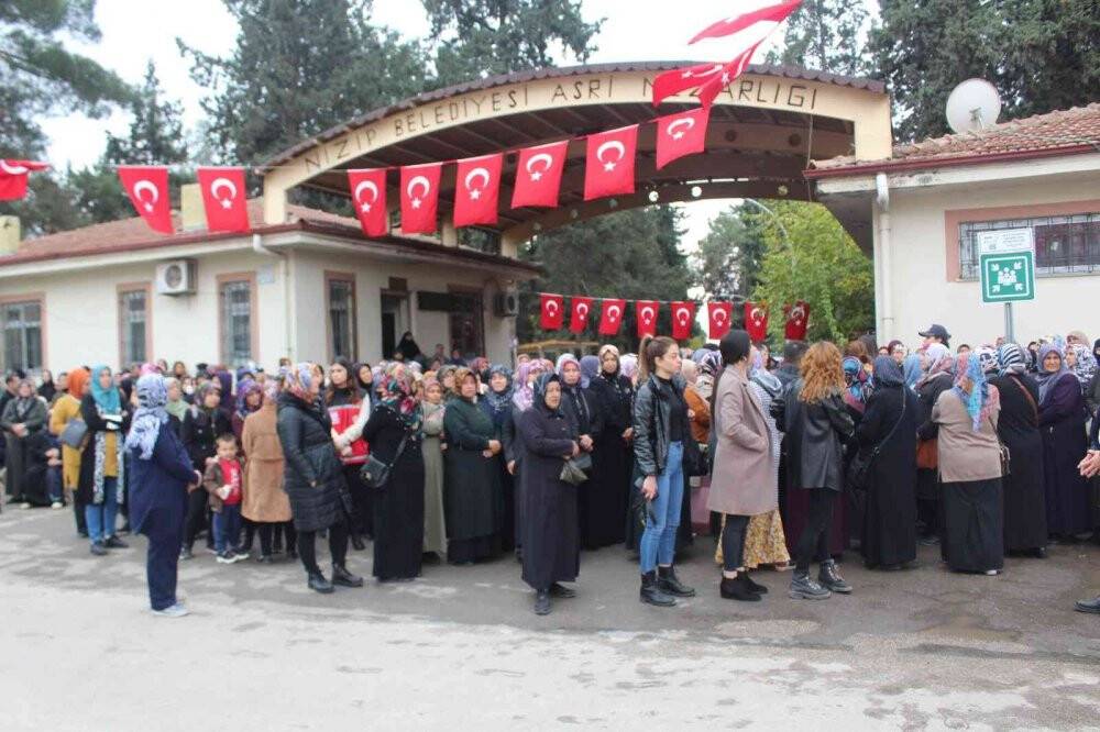 Şehit Öğretmen Ayşenur Alkan son yolculuğuna uğurlandı