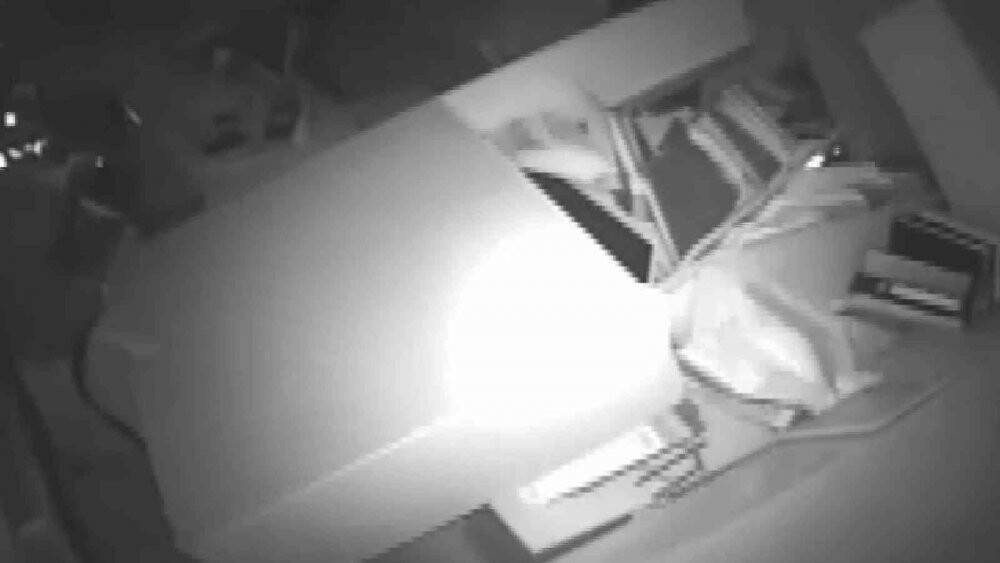 Deprem anı güvenlik kamerasında