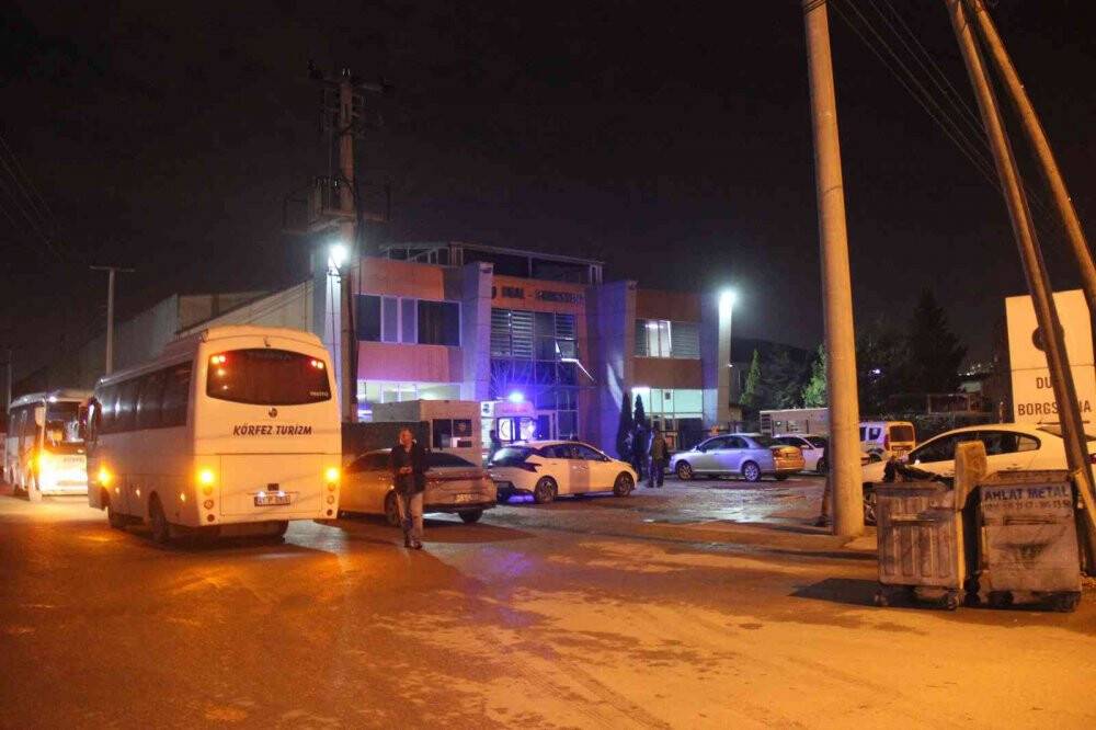 Zehirlenen çok sayıda fabrika işçisi hastaneye kaldırıldı