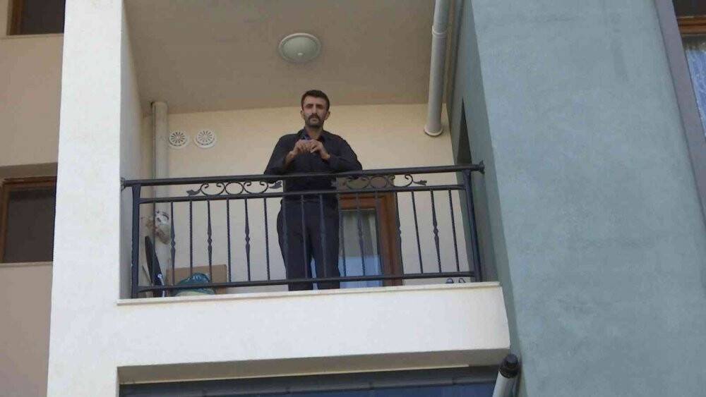 Evde mahsur kaldı, iş yerinden gelen telefonla şoka uğradı