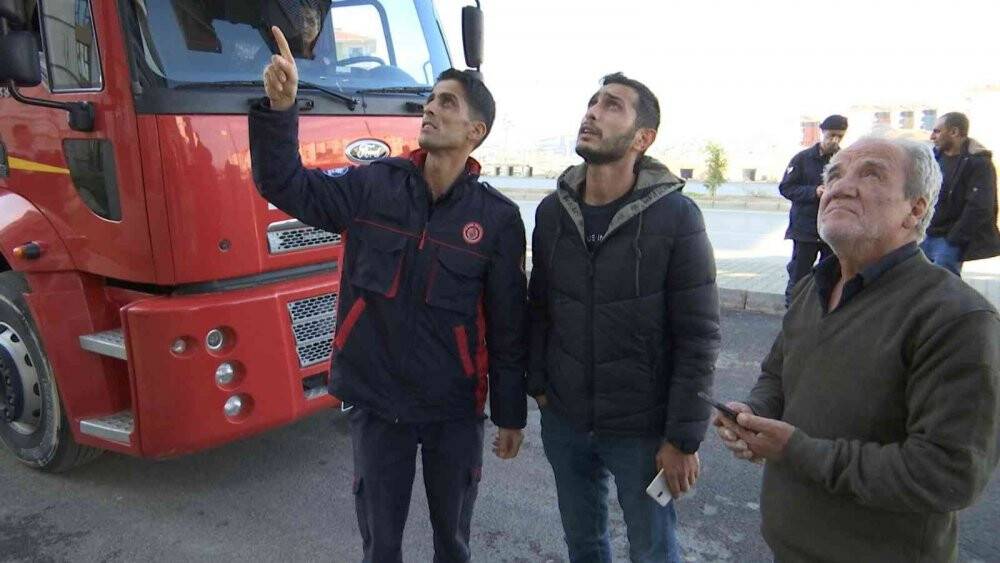 Evde mahsur kaldı, iş yerinden gelen telefonla şoka uğradı