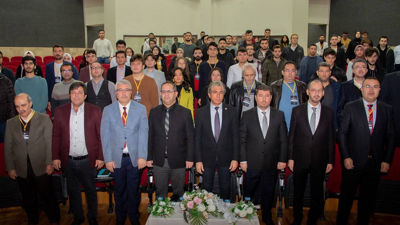 sude-uluslararasi-teknoloji-ve-inovasyon-ogrenci-sempozyumu-yapildi-2.jpg