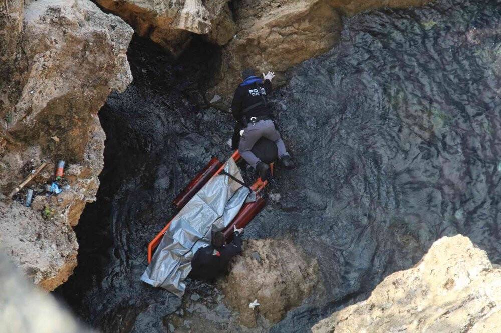 Falezlerde 22 yaşında bir gencin cesedi bulundu