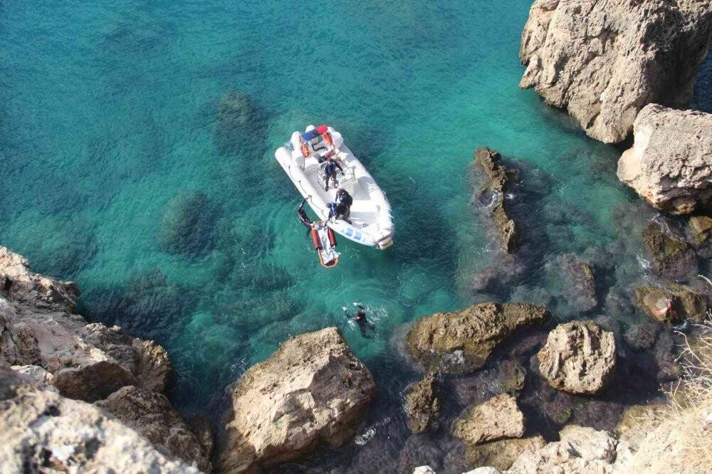 Falezlerde 22 yaşında bir gencin cesedi bulundu