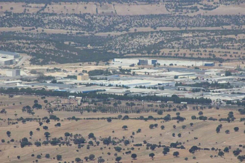 Bakan Kurum’dan memurlara yönelik saldırıya kınama