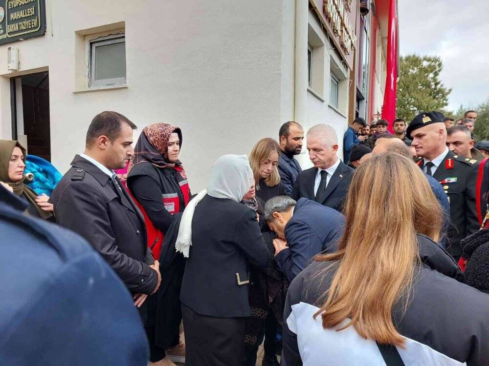 Şehit annesinden HDP ve CHP’ye "terörist" çıkışı