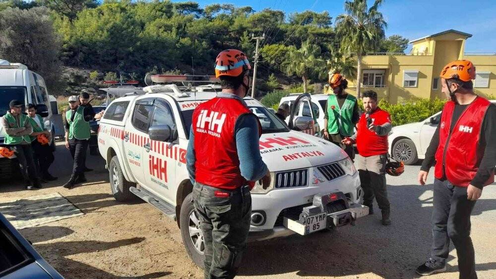 Dalgıçlar 21 yaşındaki Sedanur’u bulabilmek için denizde arama yaptı