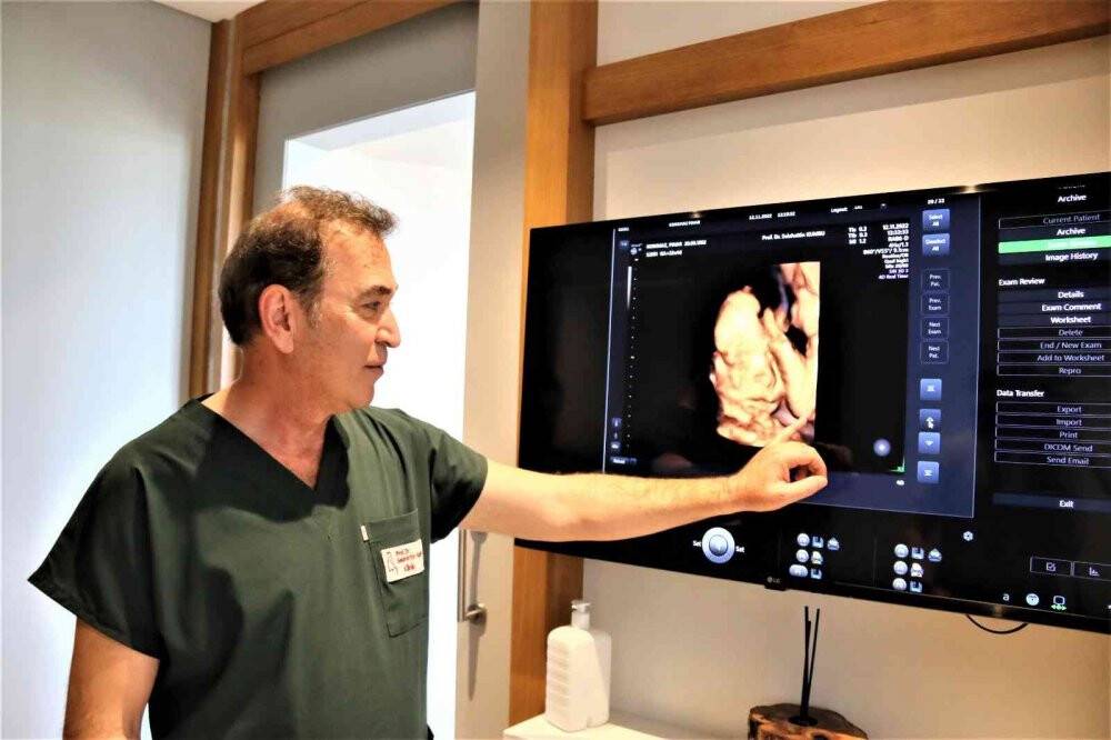 Koronavirüse yakalanan emziren annelere uzmanından müjdeli haber