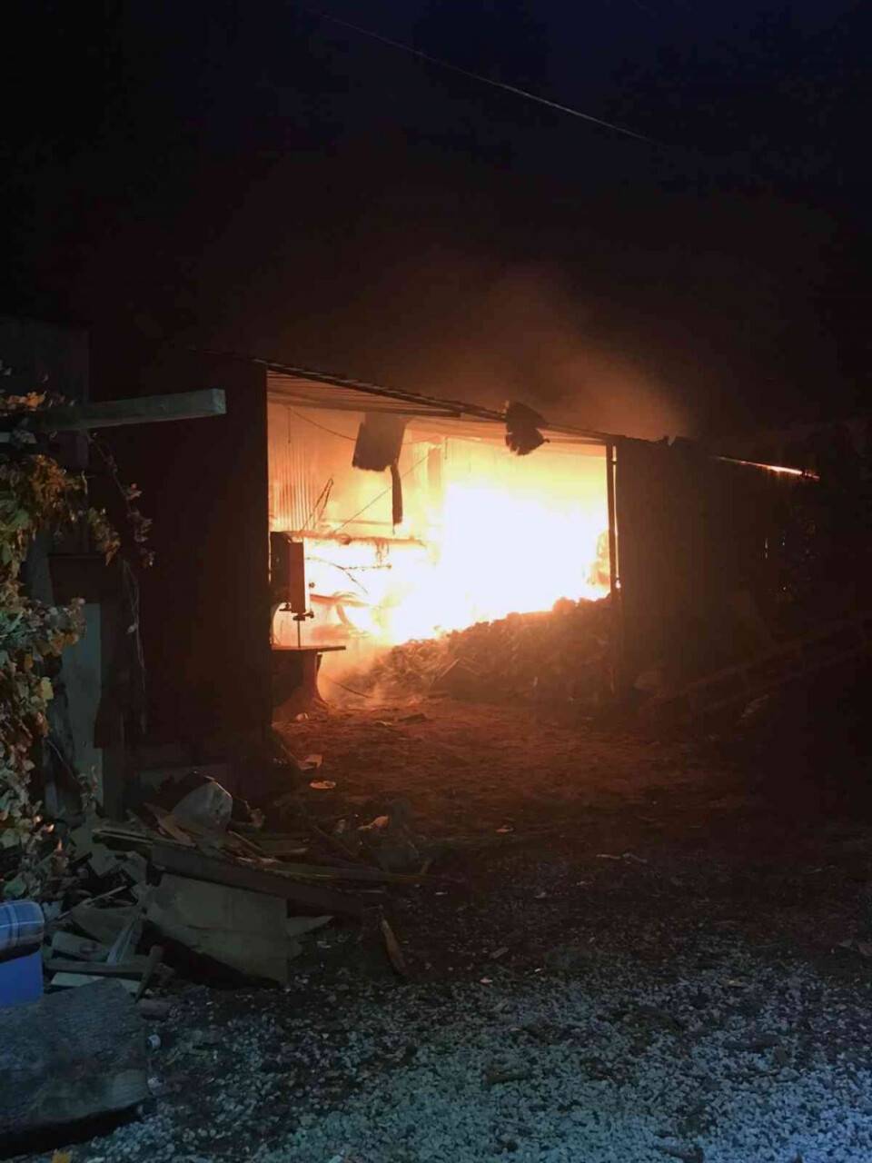 Mobilya işyerinde yangın