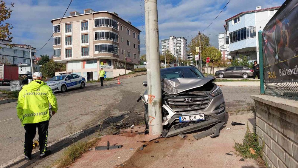 Cip ile kamyonet çarpıştı: 1’i doktor 2 yaralı