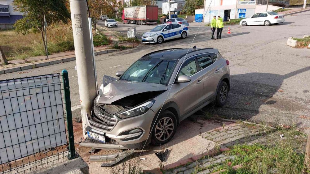 Cip ile kamyonet çarpıştı: 1’i doktor 2 yaralı