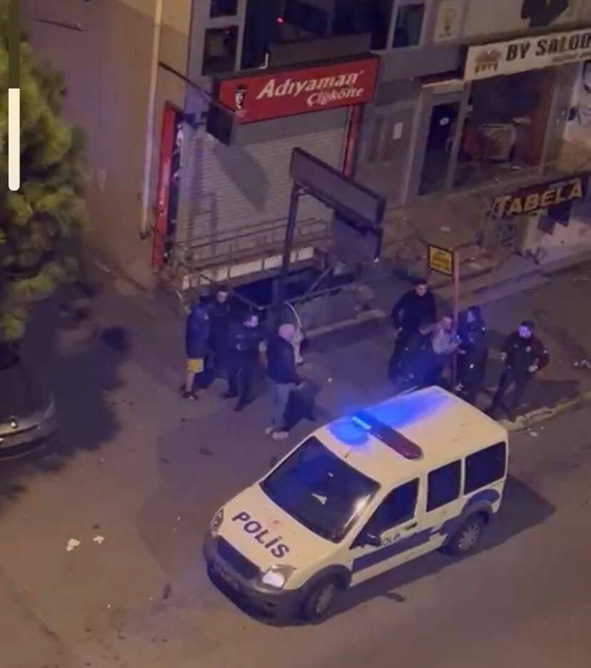 Kardeşine silah doğrulttu