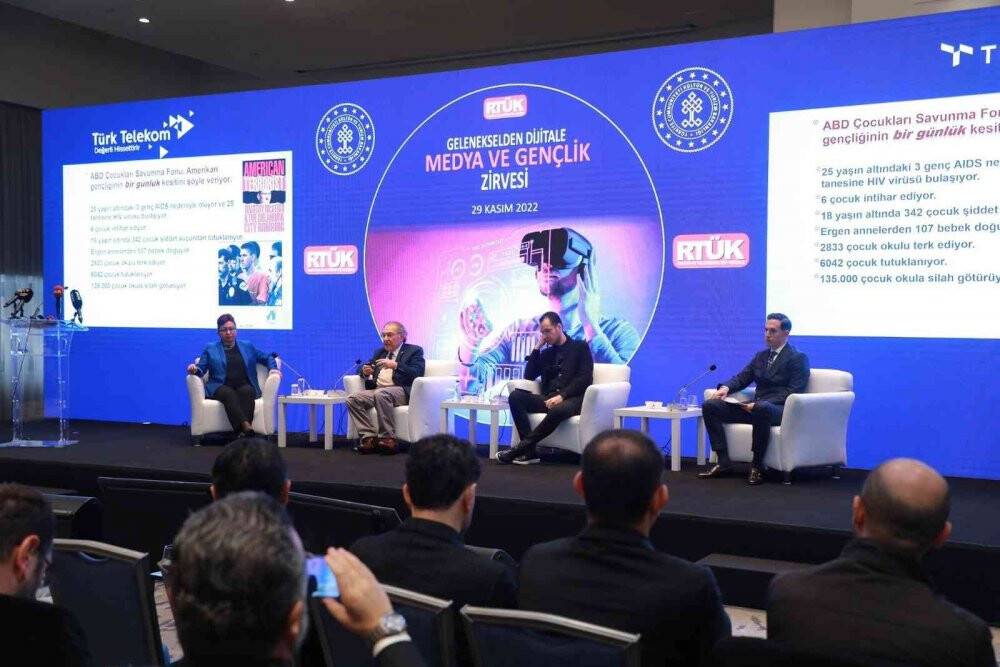 10 gençten yaklaşık üçü dijital okuryazarlık seviyesinde