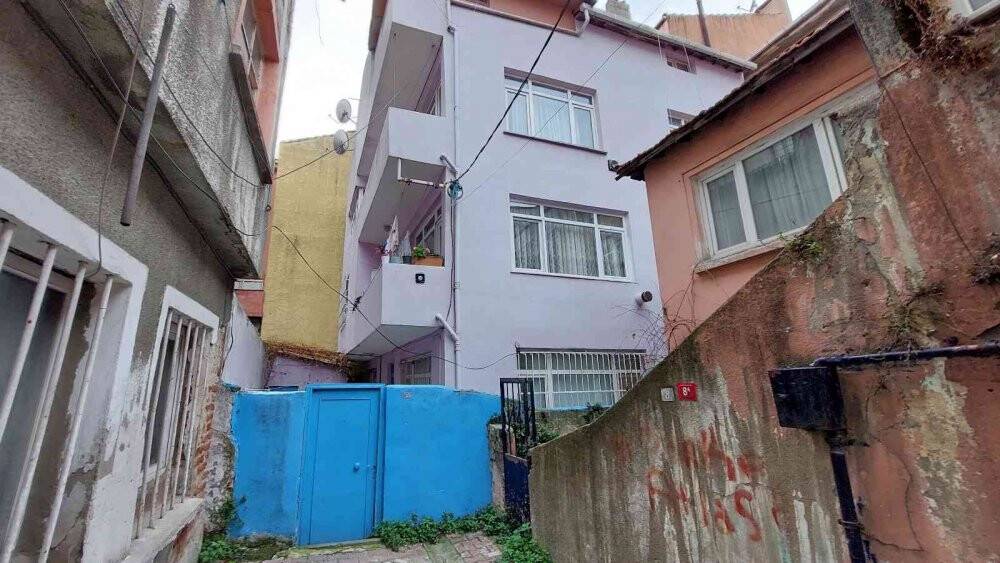 Çalışmak isteyen eşini öldürdü