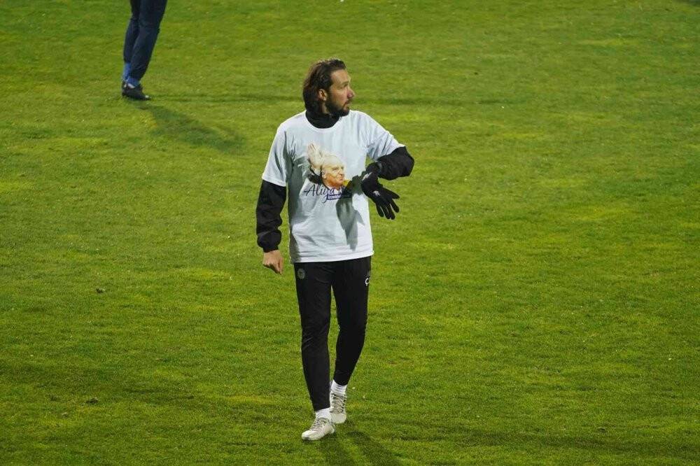 Konyaspor-Zeljeznicar maçında Aliya İzetbegoviç unutulmadı