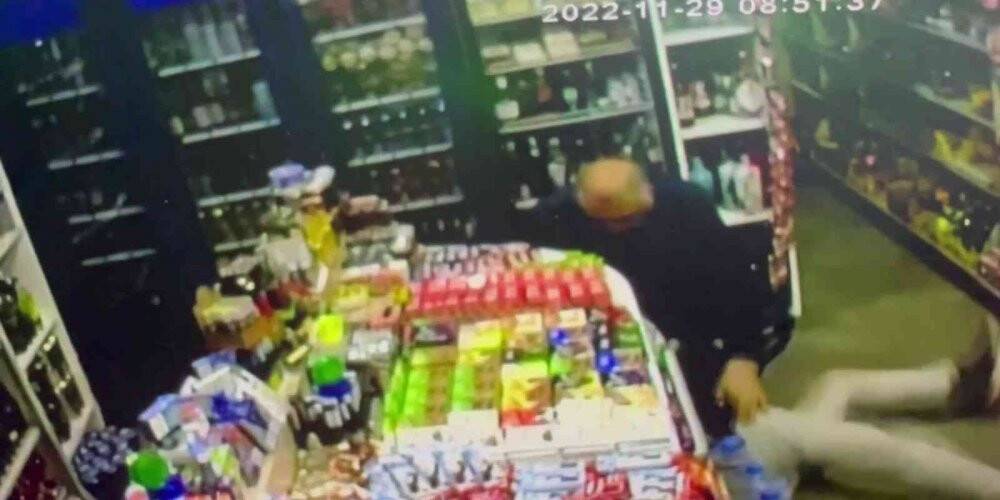 Marketi soymak isterken cebindeki paradan da oldu