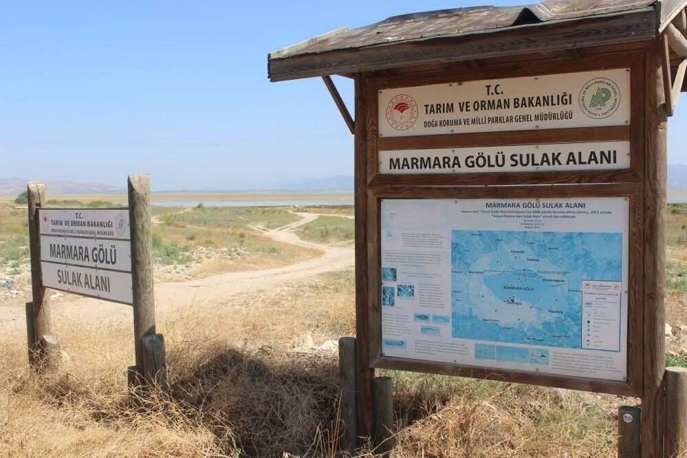Marmara Gölü küçülecek