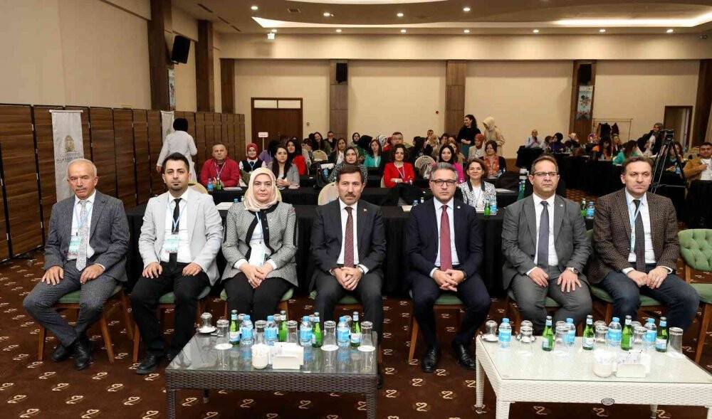 Konya'da “1. Uluslararası Selçuk Sağlık Bilimleri Kongresi” başladı