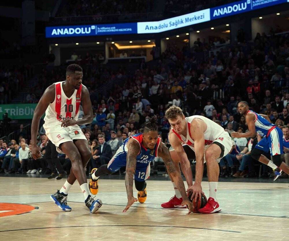 Anadolu Efes THY Avrupa Ligi'nde art arda 4. maçını kazandı